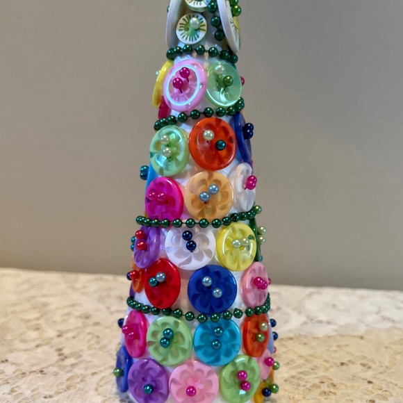 BUTTON TREE - 7.5" - Picture 2 of 4